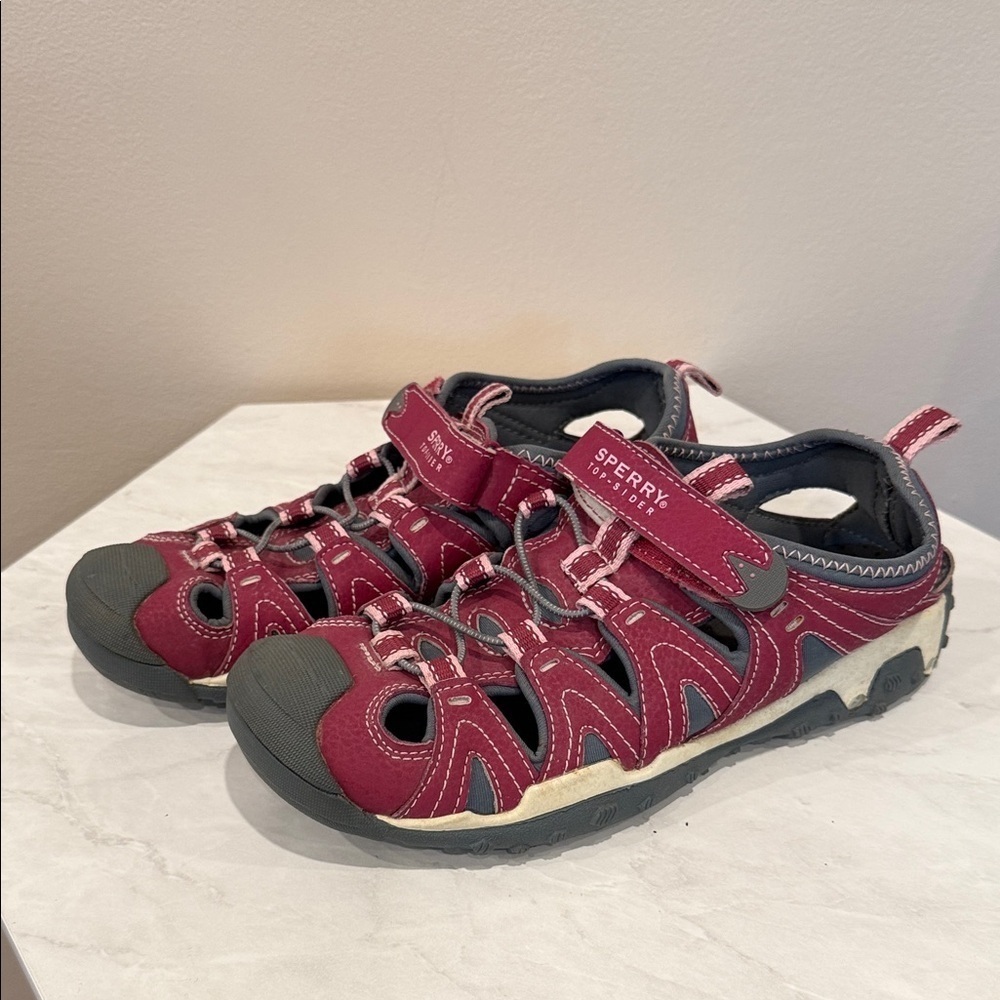 🔥Sperry Kids' Burgundy and Charcoal Sandals🔥
